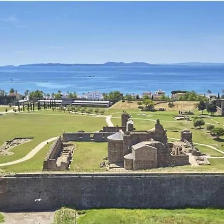 Espacioso Con Terraza Y Barbacoa, A 200m De La Playa En - Es-258-74