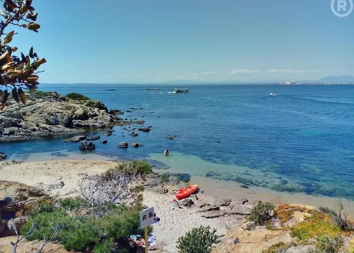 Espacioso Con Terraza Y Barbacoa, A 200m De La Playa En - Es-258-74 * ロザス